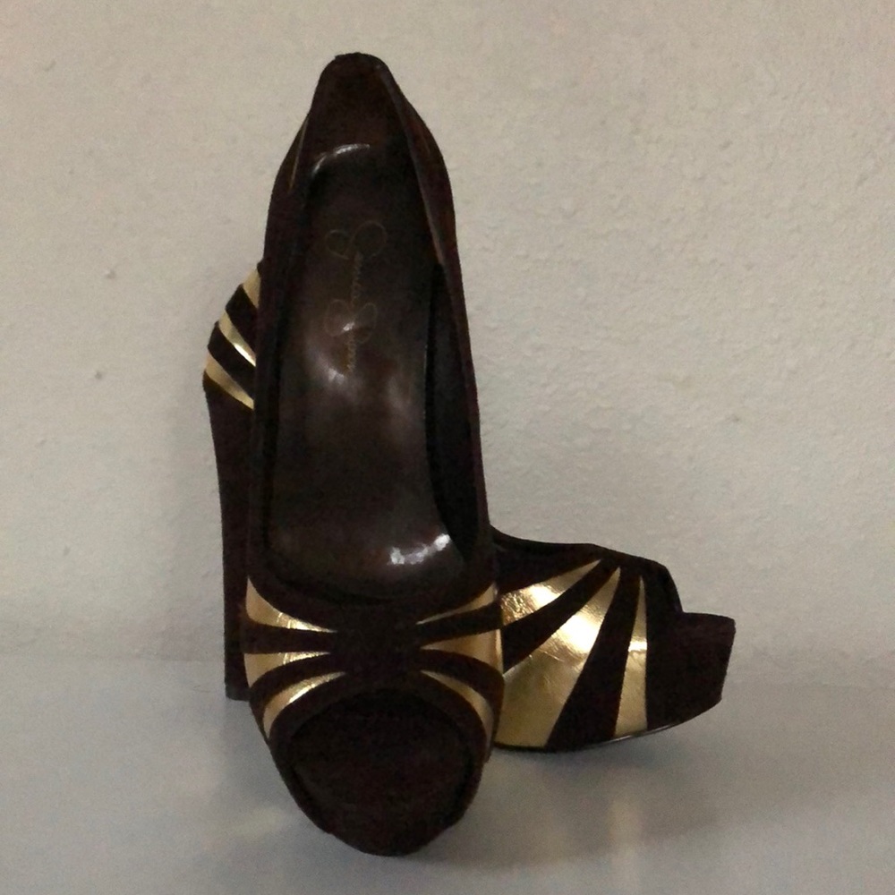 Jessica Simpson “Delsi” Peep Toe pump